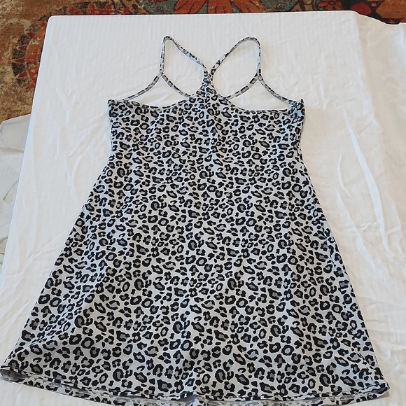 Ladies Swimsuit One Piece With Skirt Black White Pattern Large (12-14) - Picture 6 of 9